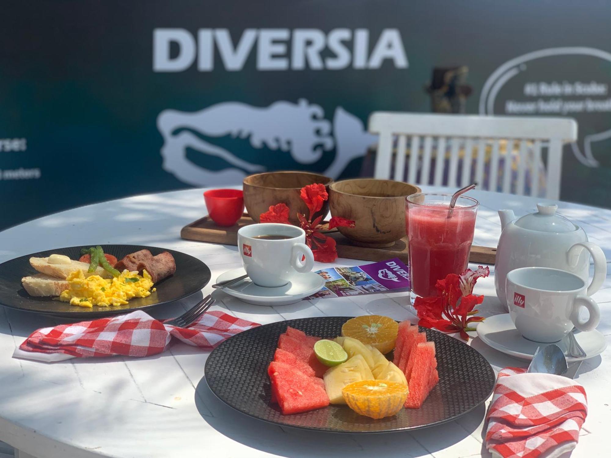 Diversia Diving Club & Bungalows غيلي تراوانغان المظهر الخارجي الصورة
