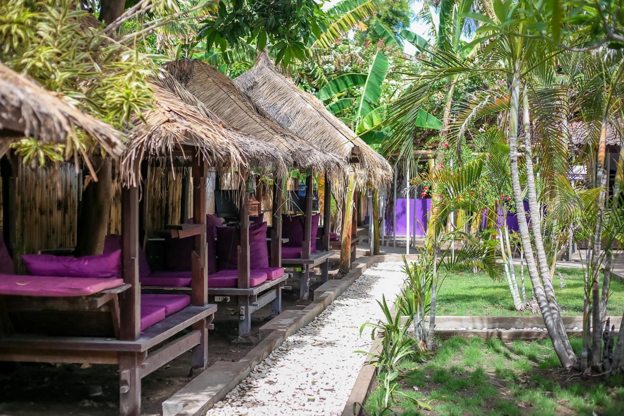 Diversia Diving Club & Bungalows غيلي تراوانغان المظهر الخارجي الصورة